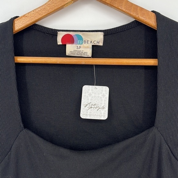 Free People Beach Sleeveless Square Neck Black Cropped Tank Size Small NWT! - Picture 2 of 5